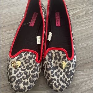 Brand new Betsy Johnson slippers (US 9-10)
